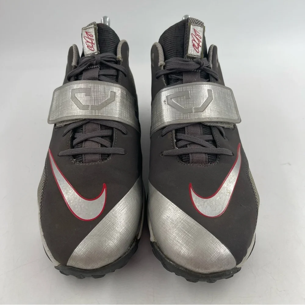 🥾 Nike Kids CJ Trainer 2 GS Metallic Grey Red Shoes Sneakers - Size 7 Youth